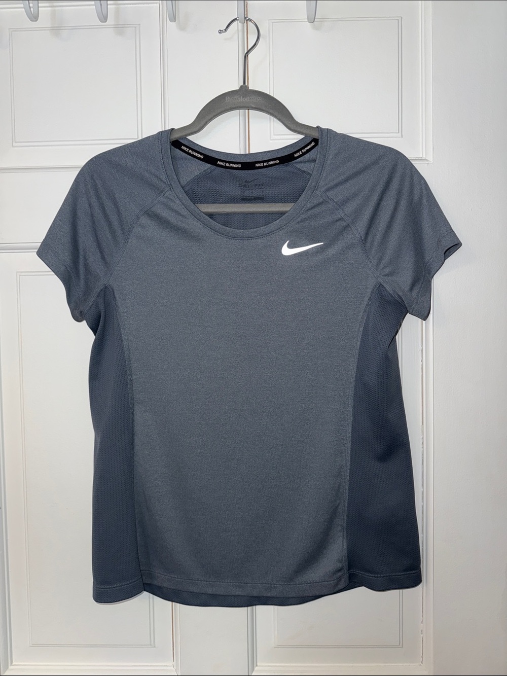 Nike Dri-Fit Women's Gray Short Sleeve Performance Tee